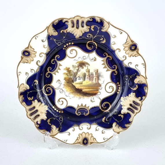 Schöner antiker Teller, Dessertteller, Blau und Weiß, Schlossszene, vergoldete Schriftrollen, 19.Jh., 23 cm Durchmesser, viktorianischer Teller