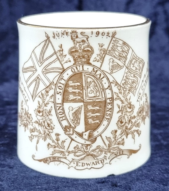 わずかな欠陥、王室記念品、アンティーク マグカップ、ハロッズ向けに