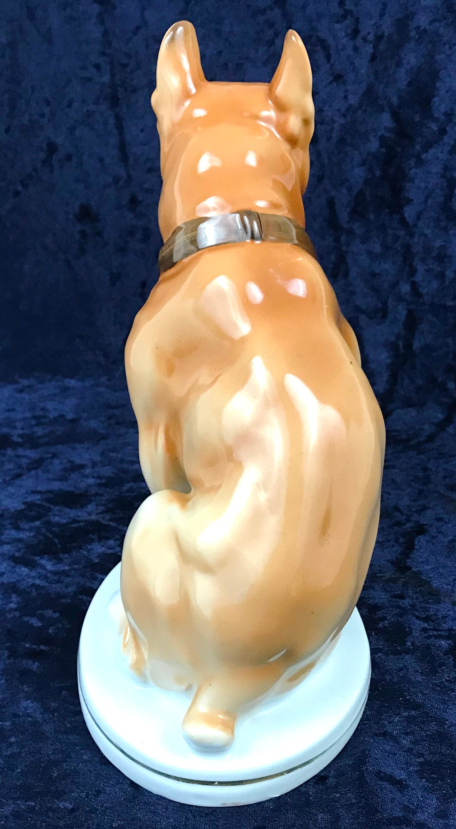 【本物新品保証】 魅力的なヴィンテージの置物、ロモノーソフ犬、座っている その他