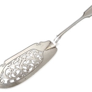 Antique Fish Slice, Fish Server, Elkington Silver Plate, Armorial Crest, Thread Fiddle Old English, Pierced Floral, Mid 19th Century, Unique
