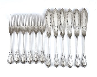 Beautiful Flatware, Crested Cutlery, Set of Fish Eaters, Six Settings, Silver Plate, Lily Pattern, William Hutton, Arm Crest, Victorian Set