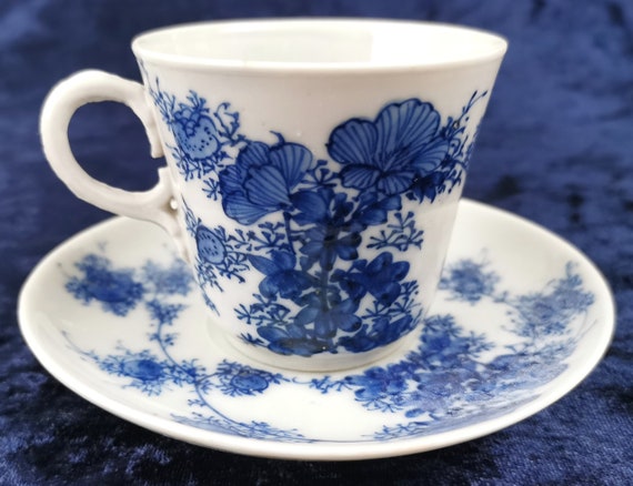 青と白の花模様の茶器カップ アンティーク カップ アンド ソーサー、瀬戸焼、明治後期、青と白、花