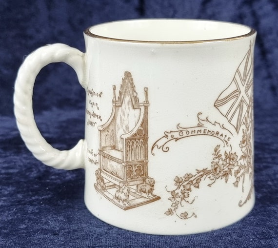 わずかな欠陥、王室記念品、アンティーク マグカップ、ハロッズ向けに