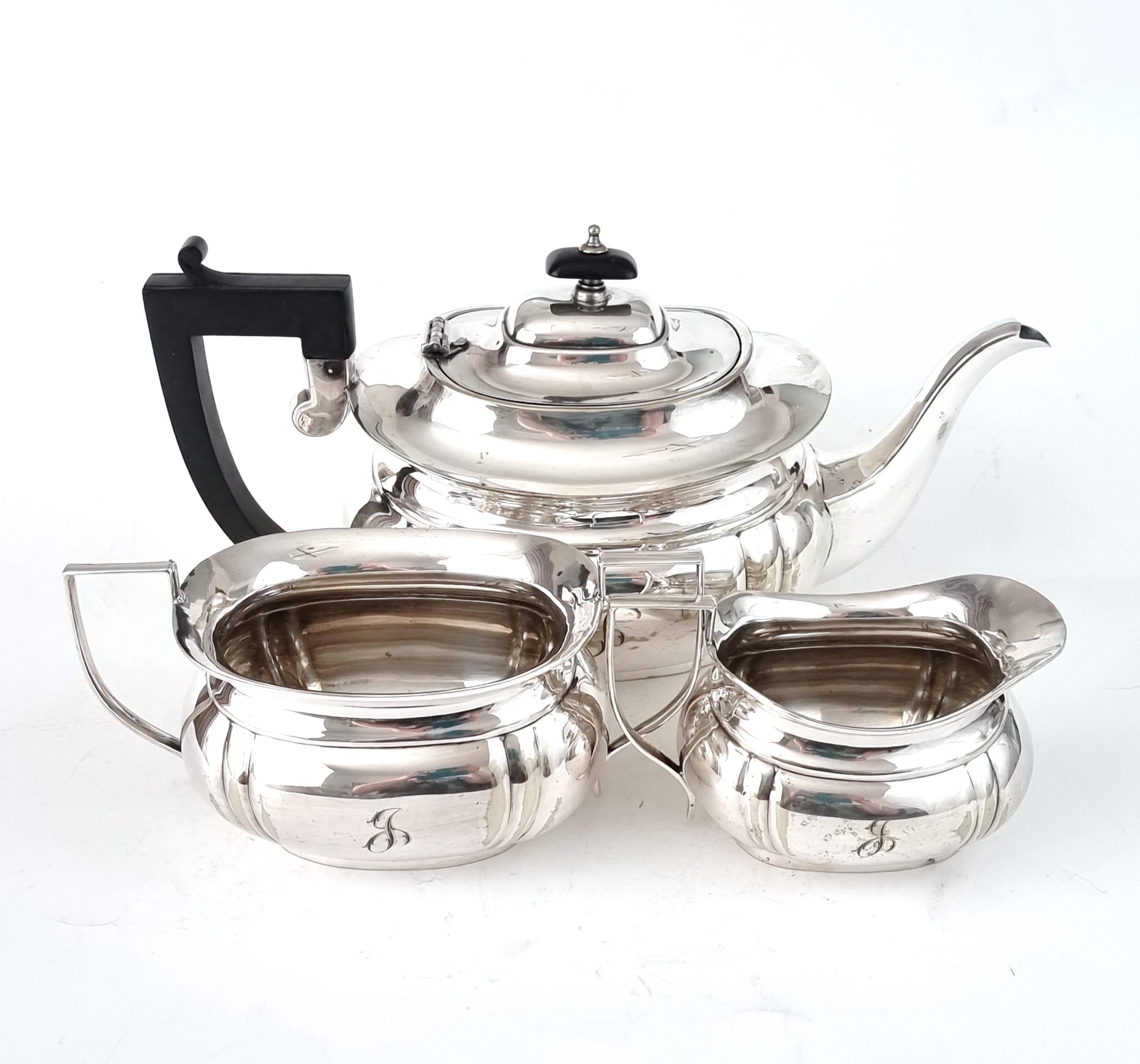 【 Garrard & Co. 】 アールデコ ティーポット【シルバープレート】 Garrard & Co. 】 アールデコ ティーポット【シルバープレート】 2026