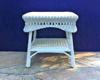 Vintage Wicker Table White Wicker Side Table 18x22x22 Mid Century Boho Chic Patio Furniture End Table Bohemian Light Beach Shabby Chic Table