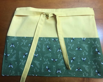Bee Print Gardening Apron with pockets, apron for home and garden