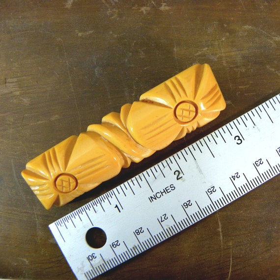 Vintage Carved Bakelite Pin Brooch Butterscotch, … - image 5