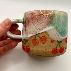 Taza de cereza, taza de café de cerámica hecha a mano, linda taza de cerámica, decoración estética para la cocina, regalo para ella, taza de cerámica única