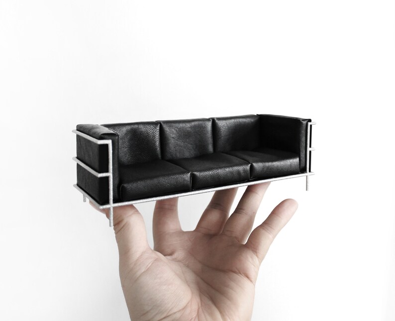 Grand Leather Sofa 1 12th
