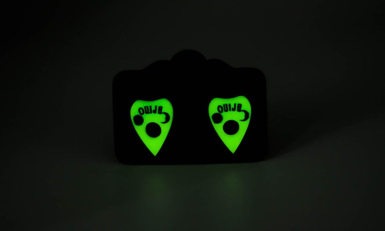 Planchette Studs