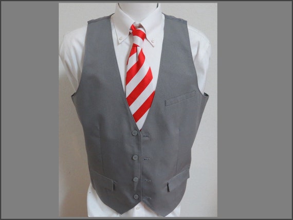 Grey suit clearance red vest