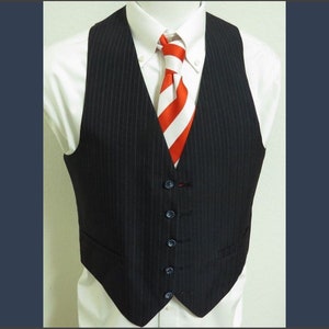 Sz M azul marinho/vermelho/branco listrado VINTAGE MENS poliéster #39E colete de terno