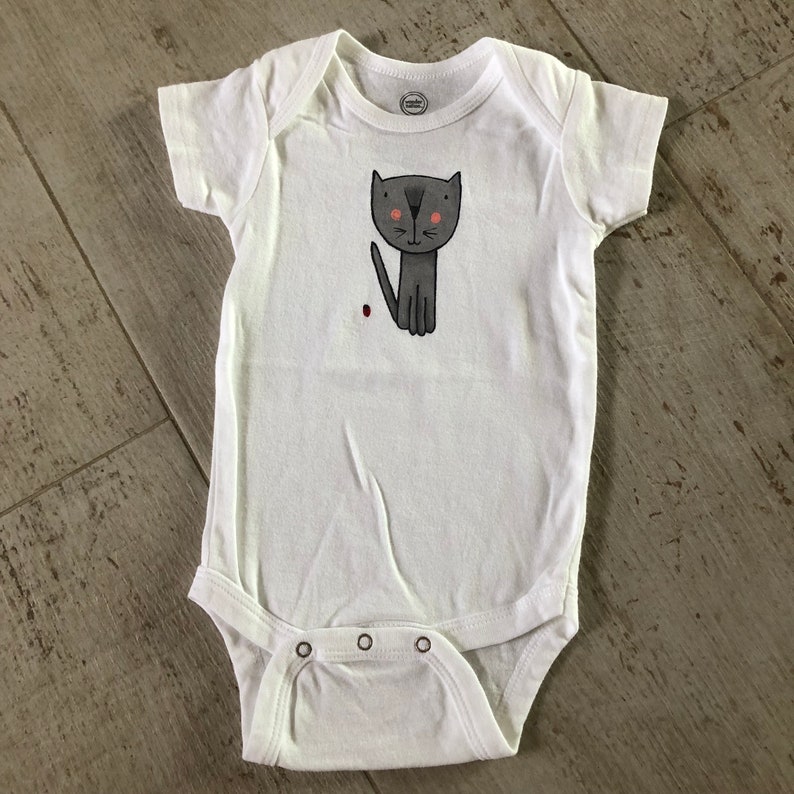 100/% cotton white Onesie Size Baby Hand Painted Kitten with Ladybug Short Sleeve Onesie 12 month old