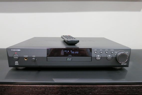 1997 Toshiba DVD/CD Player Black with Original Remote Works Perfectly