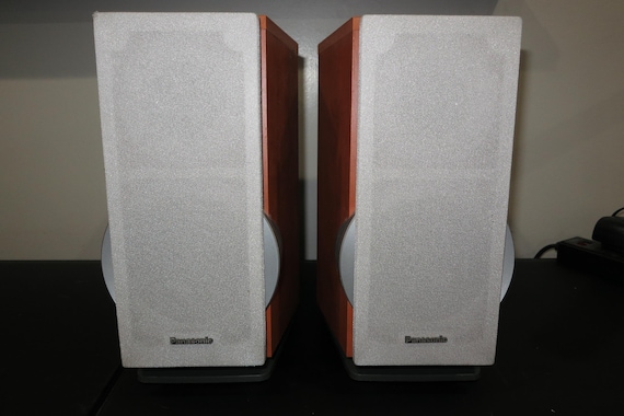 Pair of Vintage Panasonic SB-DP1 Bookshelf Stereo Speakers