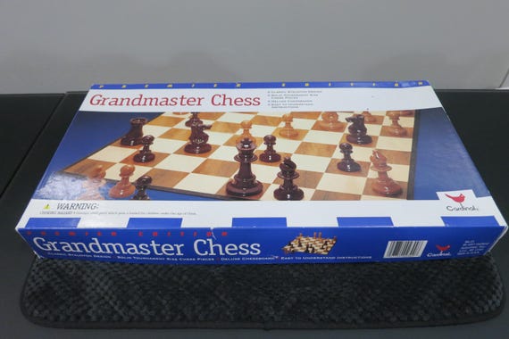 Vintage 1997 Cardinal Grandmaster Chess Set, Complete Tournament Pieces