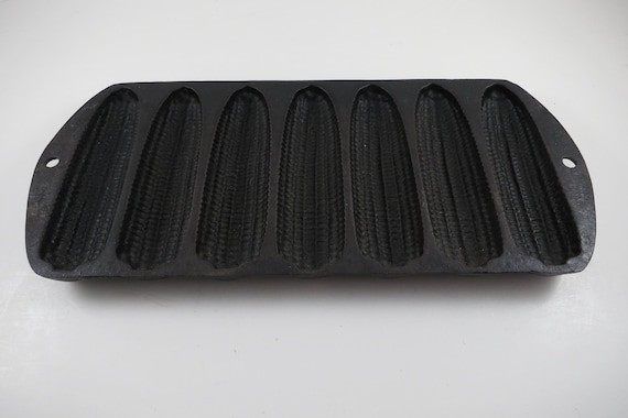 Vintage Cast Iron Corn Cob Pan, Made in USA, Holds 7 Corn Cobbs