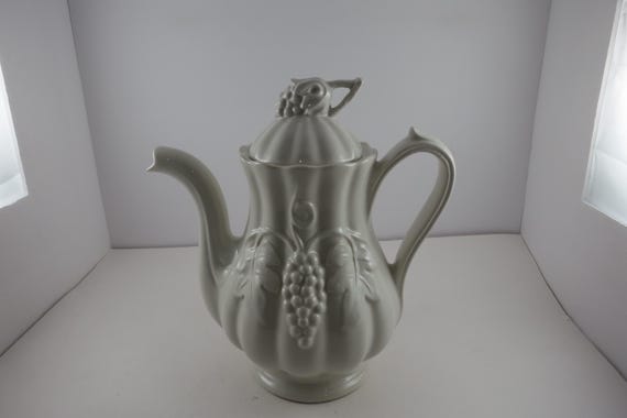 Vintage Red Cliff Ironstone Grape Pattern 10 Inch Tea Coffee Pot with Lid Excellent Used Condition