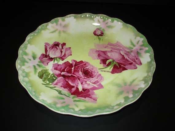 Beautiful 1912 Hand Painted 10 Inch Red Floral on Green Plate Underwood Supply Co December 25th 1912 Excellent Condition