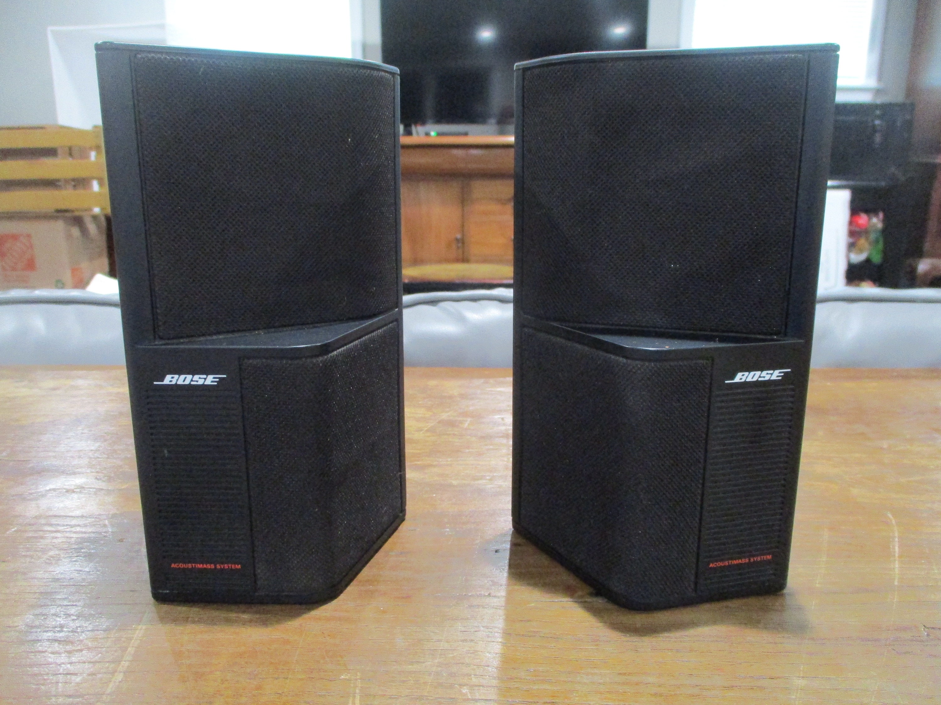 Pair of Early 90's Bose Acoustimass Speakers Model SE5 Great Sound