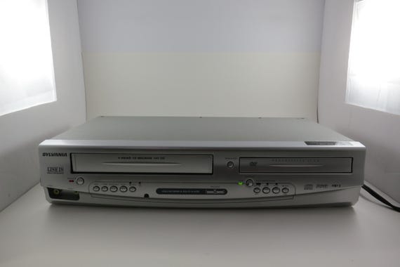 Vintage 2001 Sylvania Progressive Scan VCR/DVD/CD Player 4 Head Works Perfect Silver