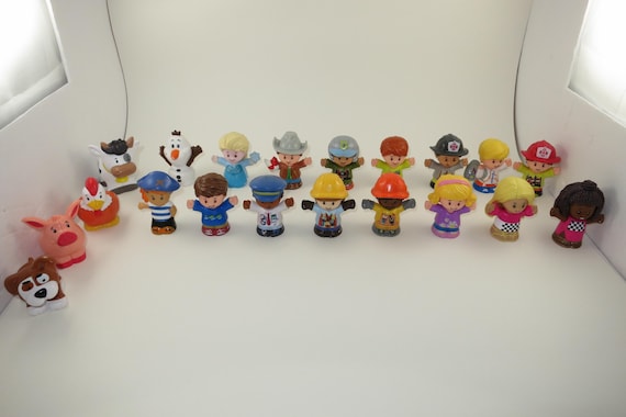 20 Piece Lot of Fisher Price Little People Figures