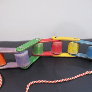 1950&#39;s Playskool Wooden Roller Caterpillar Jointed Pull Toy Very Good Original Condition