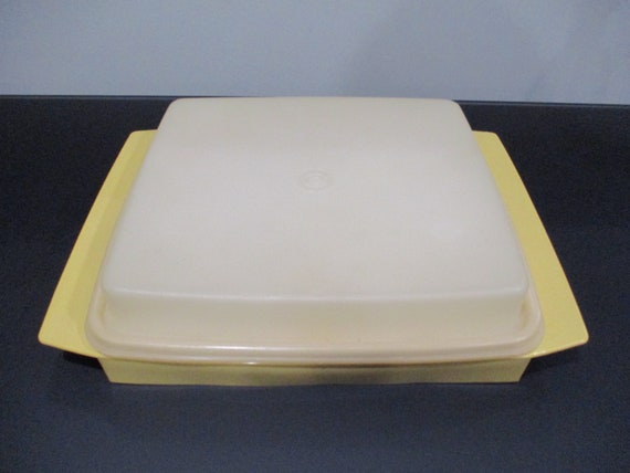Vintage Harvest Gold Tupperware Egg Carrier: 4-Piece Keeper Tray