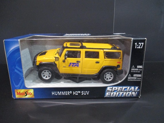 Vintage 2004 Maisto Yellow Hummer H2 Model SUV 1:27 Scale New In Original Box NOS