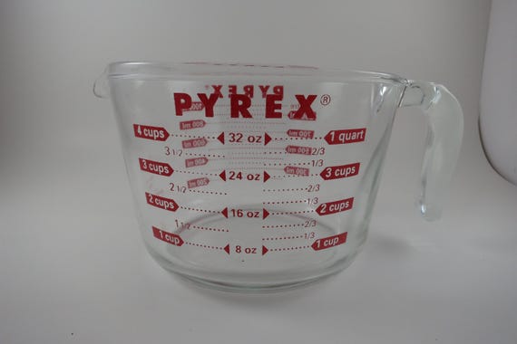 Vintage Pyrex 4-Cup Measuring Cup: Red Lettering 32 Ounce