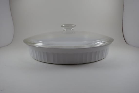 Corelle F-3-B 24 cm Round Casserole In French White with Glass Lid