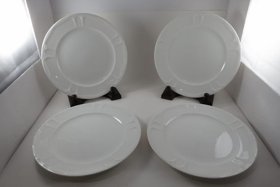 Set of Four Lenox Decor White Sands 7863 9 5/8 Inch Luncheon Plates