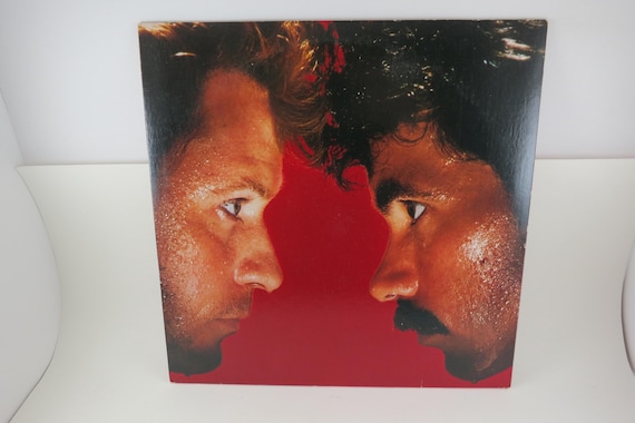 Vintage 1982 Vinyl Record: Daryl Hall & John Oates - H2O