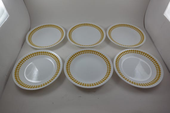 Six Corelle Spot On Yellow 6 3/4 Inch Salad/Bread Plates Very Good Used Condition