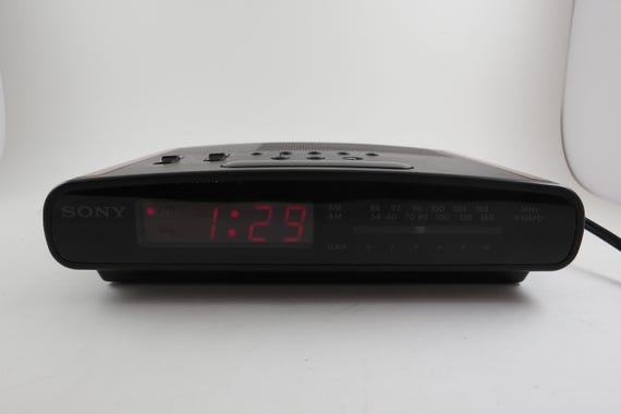 Vintage 1990's Sony Dream Machine FM/AM Digital Clock Radio Alarm Clock Model ICF-C420 Works Perfect
