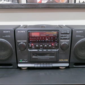 Vintage Sony CFD-440 Boom Box Portable Stereo CD Player Great