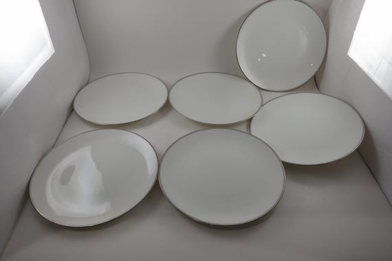 Set of Six Vintage Wedgewood Bone China Doric Pattern 8 Inch Salad Plates
