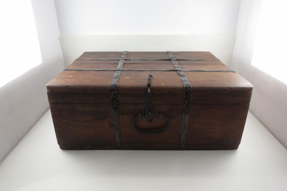Antique Wooden Treasure Keepsake Storage Box with Metal Bands and Latch