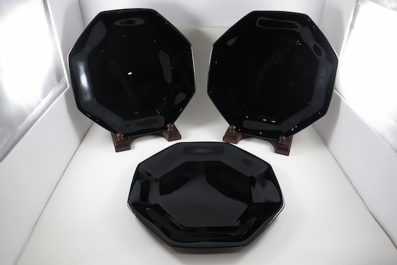 Set of Three Arcoroc France Octime Black 10 3/4 Inch Soft Edge Dinner Plates