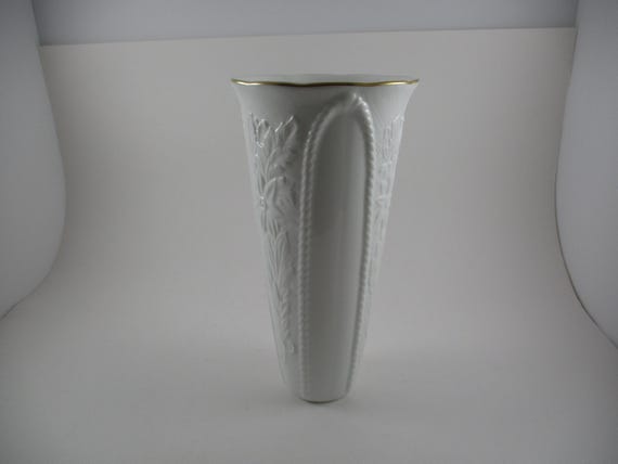 Vintage Pfaltzgraff Bone China American Artware White Embossed 8 3/4 Inch Vase Pristine Condition
