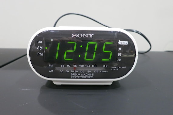 Vintage 1990's Sony Dream Machine FM/AM Digital Clock Radio Alarm Clock Model ICF-C318