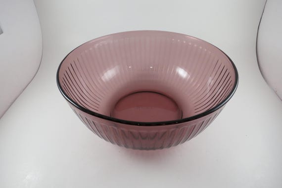 Amethyst (Purple) Pyrex Mixing Bowl 4 Quart 7404S Very Good Condition