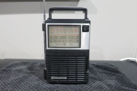 Vintage 1980's GE FM/AM Tv Sound 24 Hour Weather Radio