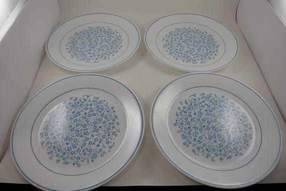 Set of Four Vintage Corelle by Corning Blue Heather Flowers 10 1/4 Inch Dinner Plates Excellent Condition