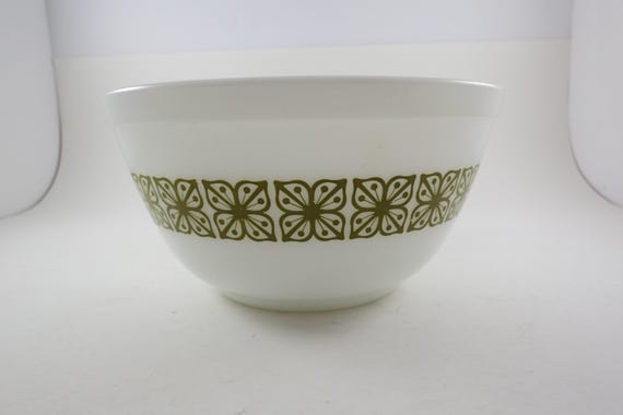 Vintage Pyrex 402 Nesting Bowl Verde Green Avocado 1 1/2 Quart