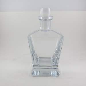 Square Glass Decanter with Stopper 9 Inches Tall Excellent Condition