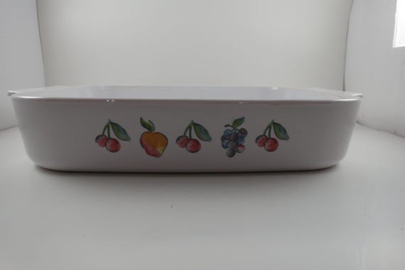 Vintage Corning Ware Open Roaster: Fruit Basket Pattern A-21-B 12.5 x 10.25