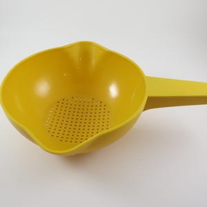 Vintage Yellow Tupperware Strainer: Kitchen Colander 487-1