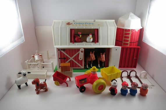 Vintage Fisher Price Play Family Farm Toy Set #915 27 Pieces