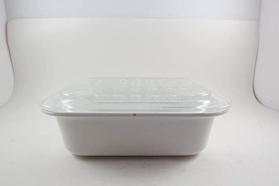Vintage Corning Ware Casserole Dish with Glass Lid - 1980s Kitchen